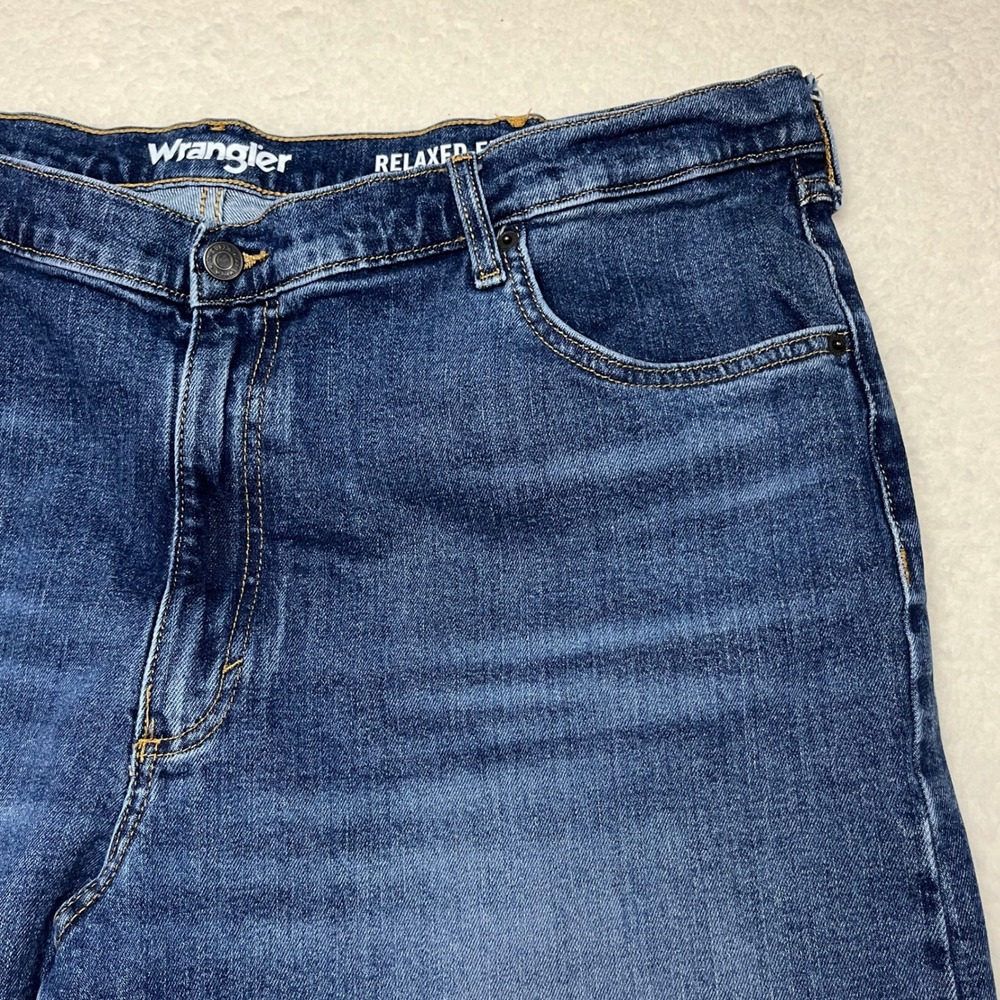 Wrangler Jeans Mens 42x30 Blue Relaxed Fit Straight Leg Stretch Denim 112343690